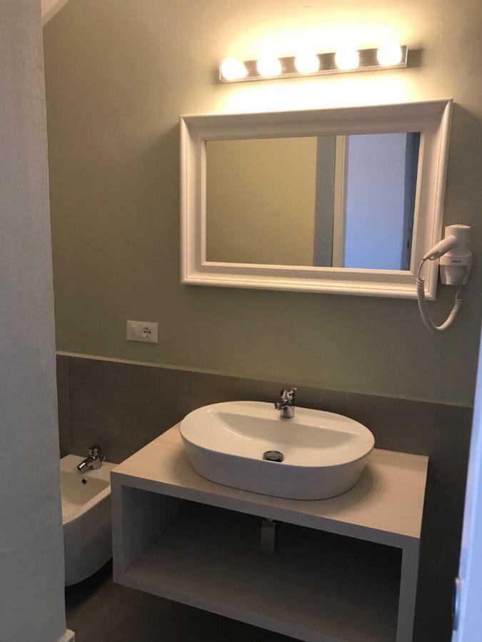 Esmeralda'S Rooms Porto San Paolo  Bagian luar foto