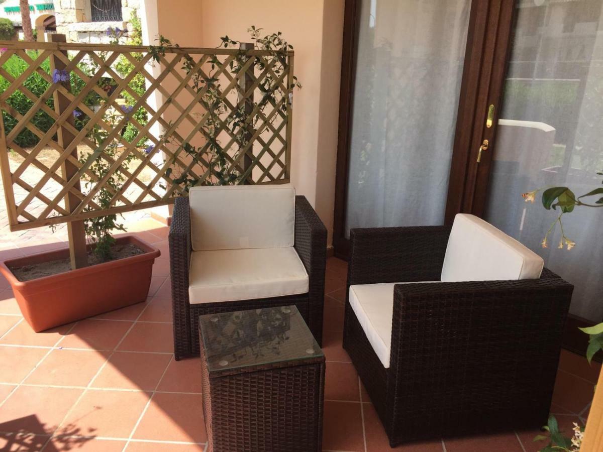 Esmeralda'S Rooms Porto San Paolo  Bagian luar foto