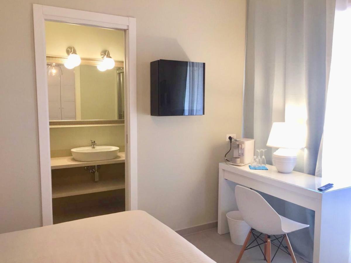 Esmeralda'S Rooms Porto San Paolo  Bagian luar foto
