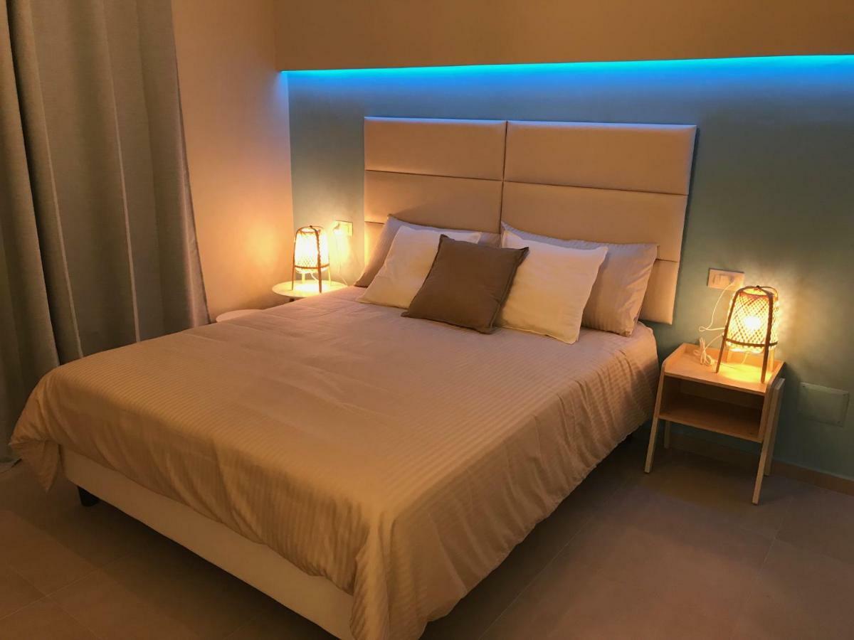 Esmeralda'S Rooms Porto San Paolo  Bagian luar foto