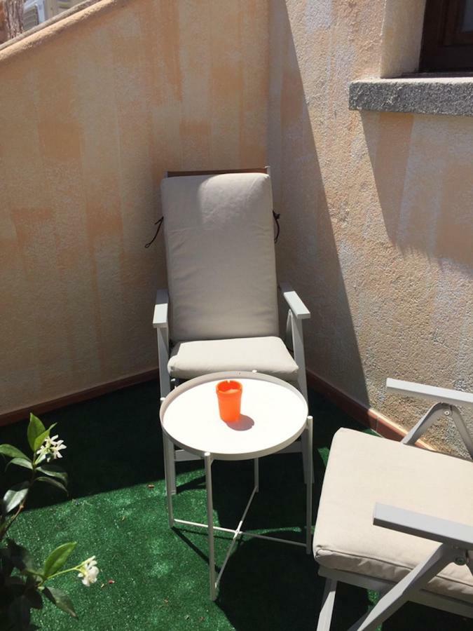 Esmeralda'S Rooms Porto San Paolo  Bagian luar foto