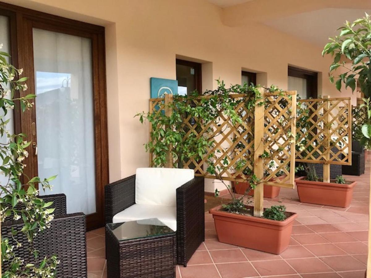 Esmeralda'S Rooms Porto San Paolo  Bagian luar foto